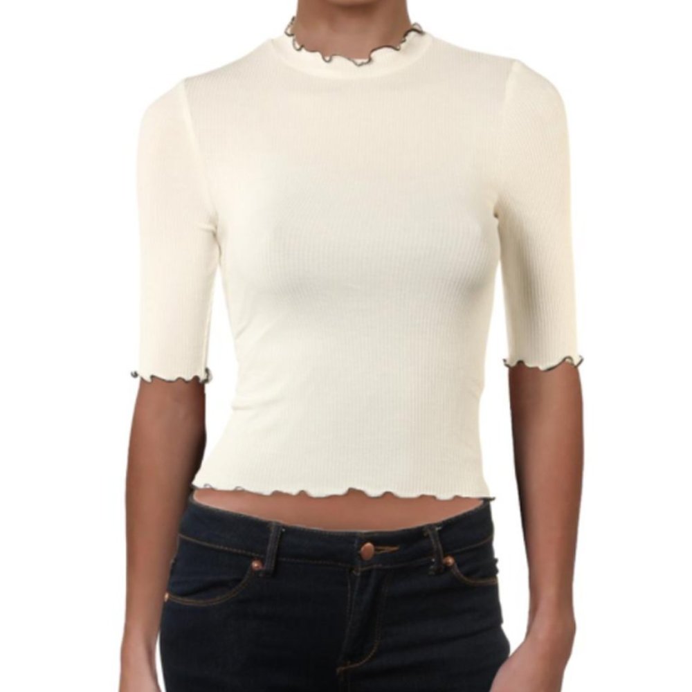 AQUA Ribbed Ruffled Crop Top